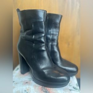 Size 8 Steve Madden black boots